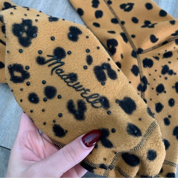 Madewell fleece slipper socks leopard tan size M/L - Picture 4 of 5